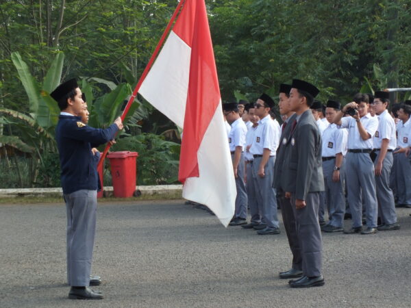 Resmi Dilantik! Staff BEM dan MPK Ganeshwara Siap Bawa Perubahan Positif