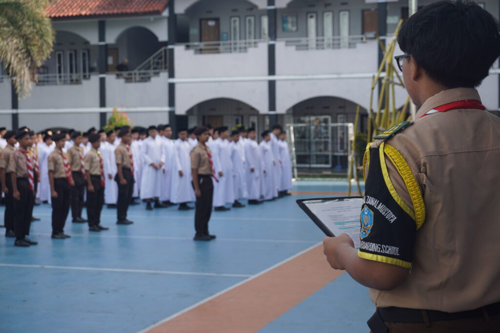 Ambalan K.H. Zaenal Mustafa Lantik 31 Pasukan Khusus Pramuka: Membangun Generasi Pemimpin 8 smait as-syifa boarding school | DSC09340