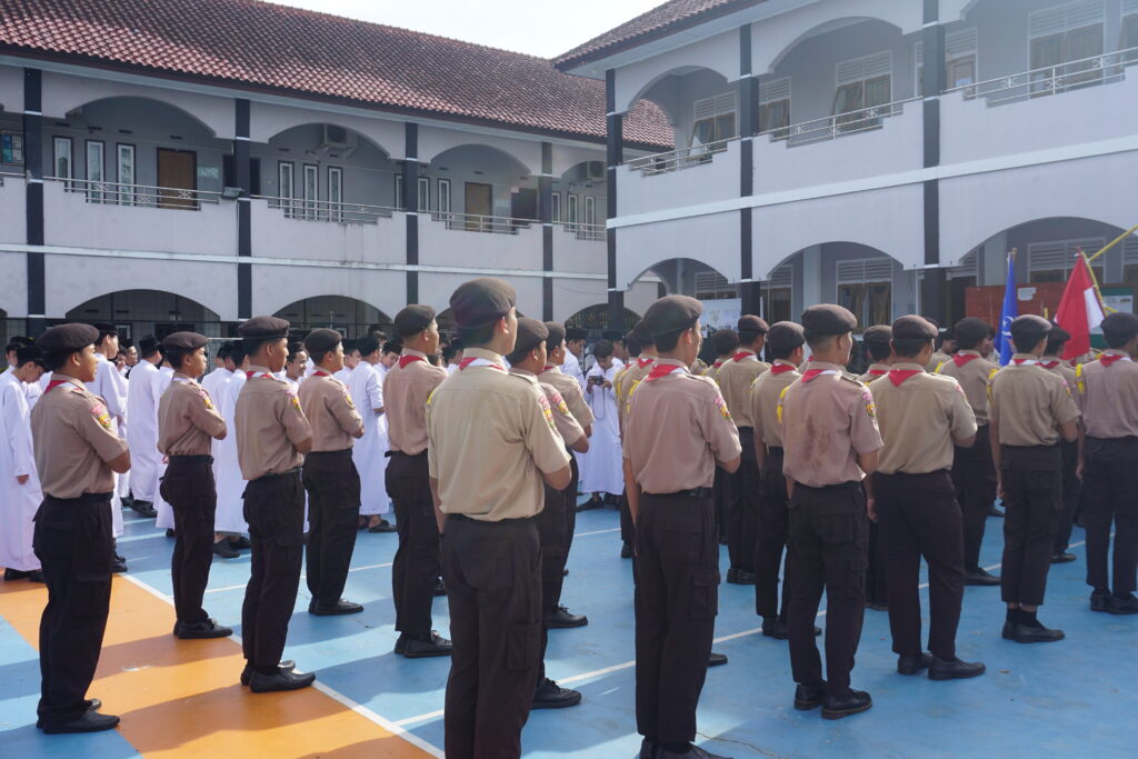Ambalan K.H. Zaenal Mustafa Lantik 31 Pasukan Khusus Pramuka: Membangun Generasi Pemimpin 12 smait as-syifa boarding school | DSC09380