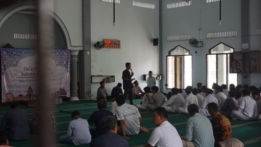Memohon Keberkahan untuk Sukses TKA 2025, Angkatan Revorzen & Rediorza Lakukan Doa Bersama 3 smait as-syifa boarding school | DSC09426