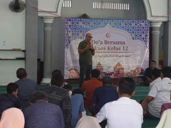 Memohon Keberkahan untuk Sukses TKA 2025, Angkatan Revorzen & Rediorza Lakukan Doa Bersama