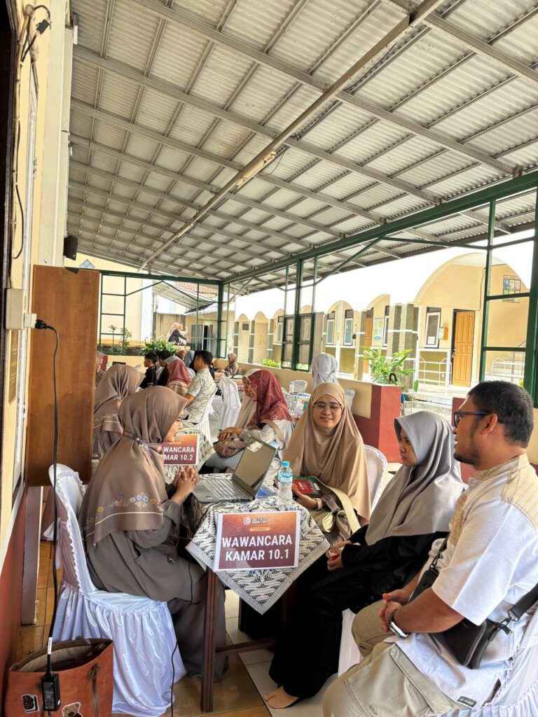 Antusiasme dan Harapan Baru: Kemeriahan Kedatangan Santri Baru SMAS IT As-Syifa Boarding School 2026 15 smait as-syifa boarding school | 04
