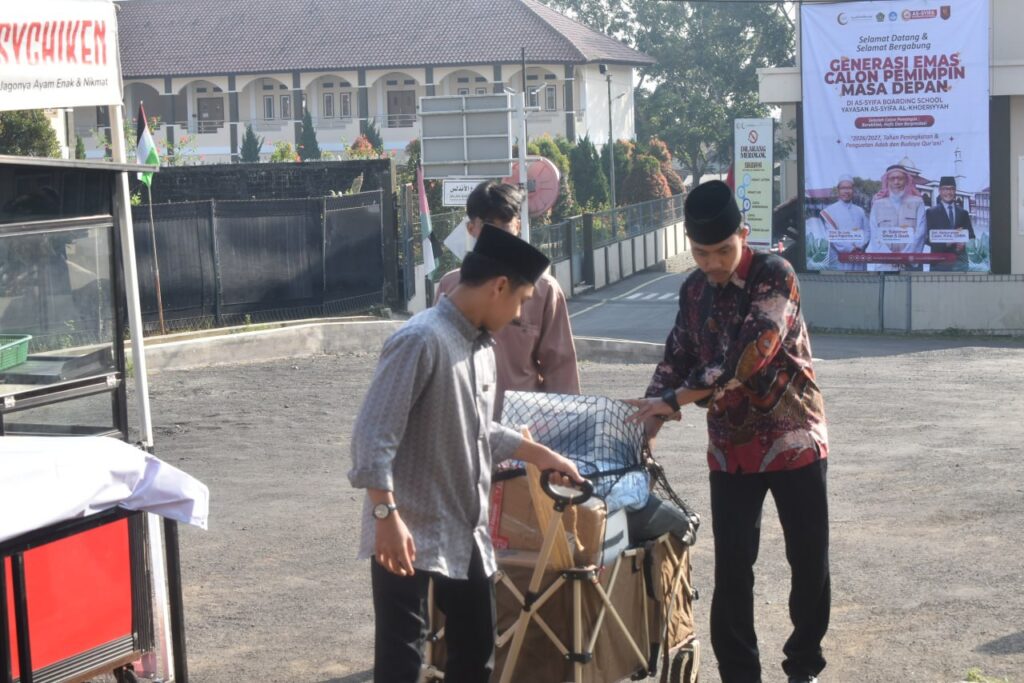Antusiasme dan Harapan Baru: Kemeriahan Kedatangan Santri Baru SMAS IT As-Syifa Boarding School 2026 20 smait as-syifa boarding school | 10