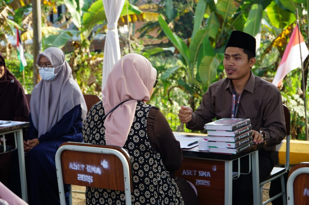 Antusiasme dan Harapan Baru: Kemeriahan Kedatangan Santri Baru SMAS IT As-Syifa Boarding School 2026 7 smait as-syifa boarding school | 21