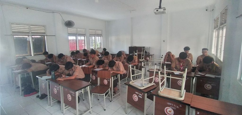 Pekan Ulangan Harian SMAIT As-Syifa: Mengukur Pemahaman Siswa melalui Paper Based Test dan Computer Based Test 3 smait as-syifa boarding school | Asesmen Sumatif Lingkup Materi 03