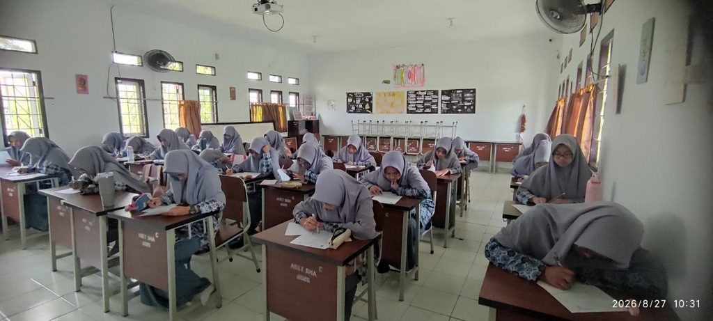 Pekan Ulangan Harian SMAIT As-Syifa: Mengukur Pemahaman Siswa melalui Paper Based Test dan Computer Based Test 13 smait as-syifa boarding school | Asesmen Sumatif Lingkup Materi 19