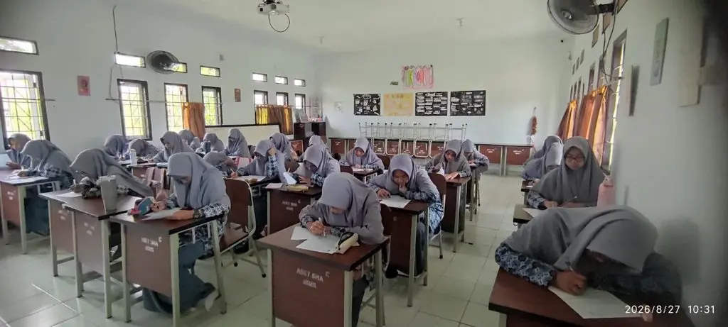 Pekan Ulangan Harian SMAIT As-Syifa: Mengukur Pemahaman Siswa melalui Paper Based Test dan Computer Based Test 13 smait as-syifa boarding school | Asesmen Sumatif Lingkup Materi 19