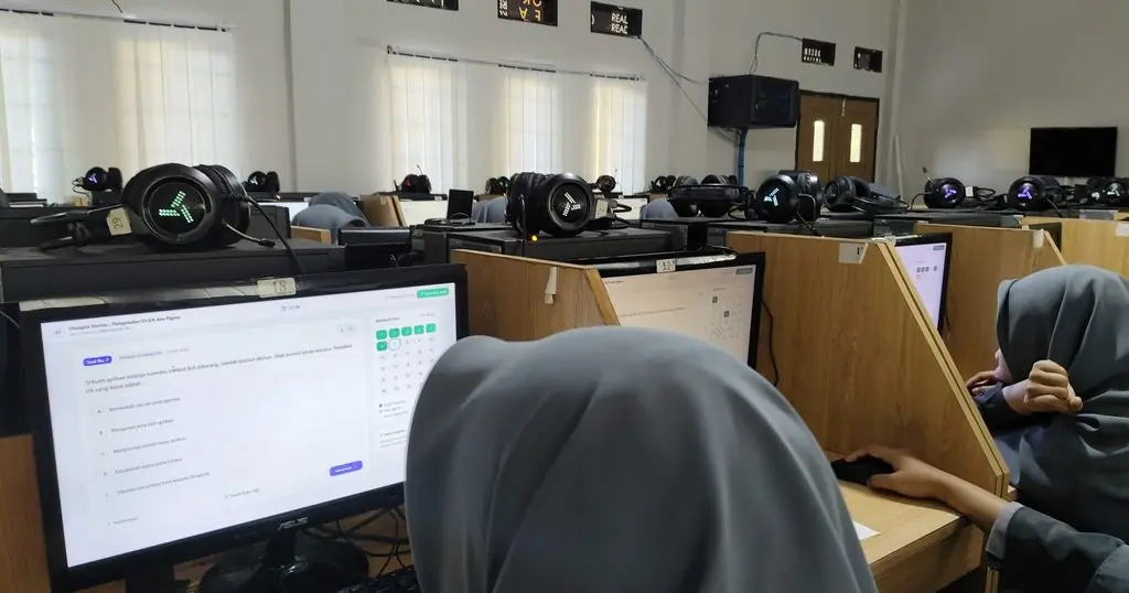 Pekan Ulangan Harian SMAIT As-Syifa: Mengukur Pemahaman Siswa melalui Paper Based Test dan Computer Based Test 17 smait as-syifa boarding school | Asesmen Sumatif Lingkup Materi 30
