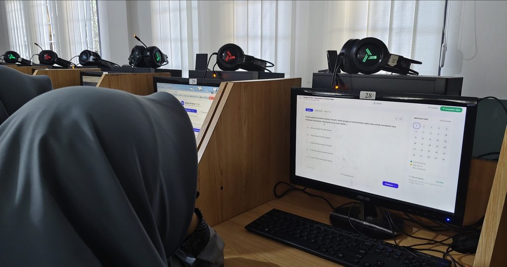 Pekan Ulangan Harian SMAIT As-Syifa: Mengukur Pemahaman Siswa melalui Paper Based Test dan Computer Based Test 18 smait as-syifa boarding school | Asesmen Sumatif Lingkup Materi 31