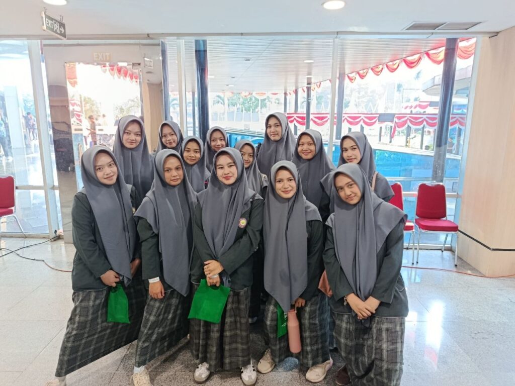 Siswa SMAIT As-Syifa Boarding School Ikuti Saudi Education Expo (SEE) 2026 di Jakarta 3 Siswa Putra dan Putri SMAIT As-Syifa Boarding School mengikuti Saudi Education Expo (SEE) 2026 di SMESCO Indonesia Jakarta pada 31 Juli 2026.