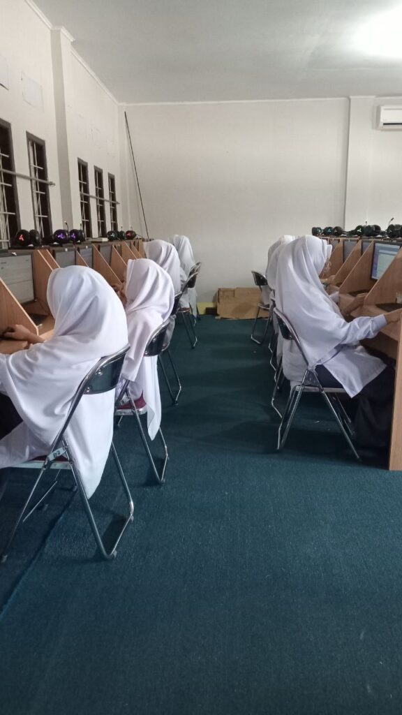 TO UTBK Rutin Setiap Bulan, SMAIT As-Syifa Siapkan Siswa Sejak Kelas X hingga XII 6 Siswa SMAIT As-Syifa mengikuti TO UTBK Agustus 2026