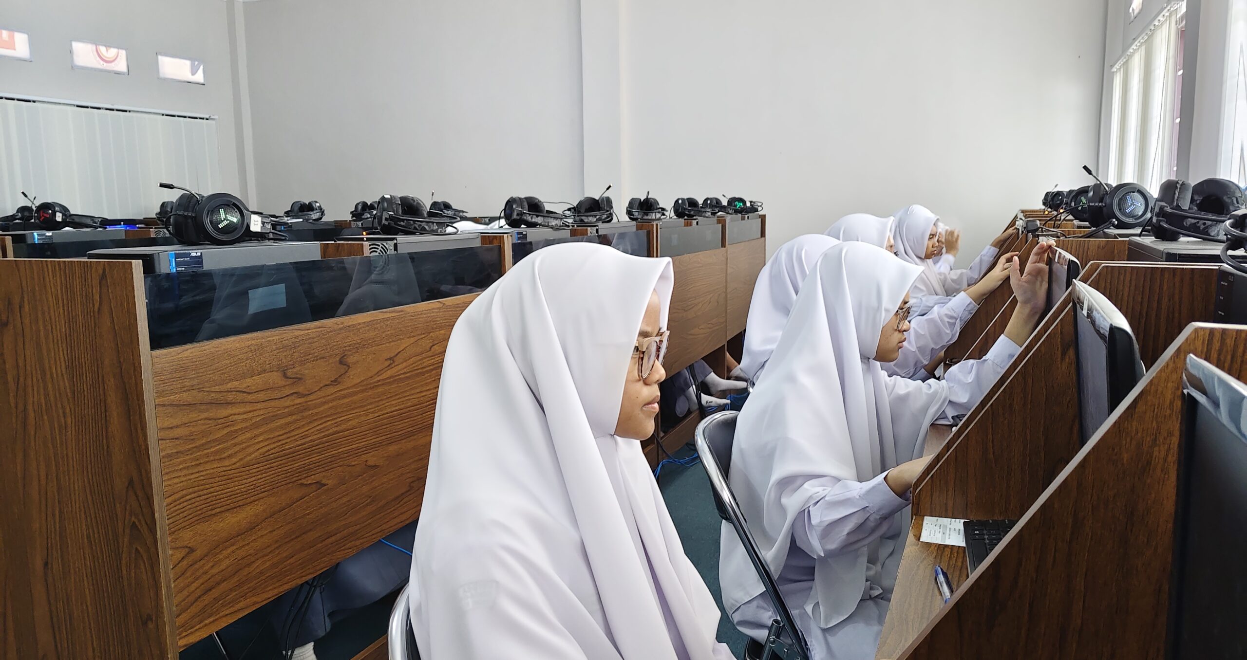 TO UTBK Rutin Setiap Bulan, SMAIT As-Syifa Siapkan Siswa Sejak Kelas X hingga XII 1 Siswa SMAIT As-Syifa mengikuti TO UTBK Agustus 2026