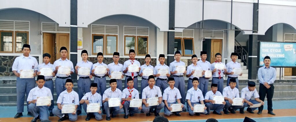 Pemberian Sertifikat Ujian Kenaikan Juz siswa SMAIT As-Syifa Agustus 2026